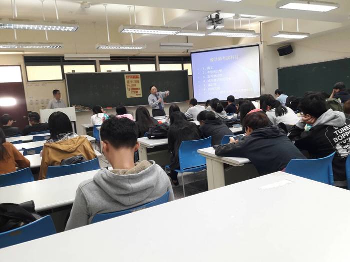 1051213李丁文執行董事Image