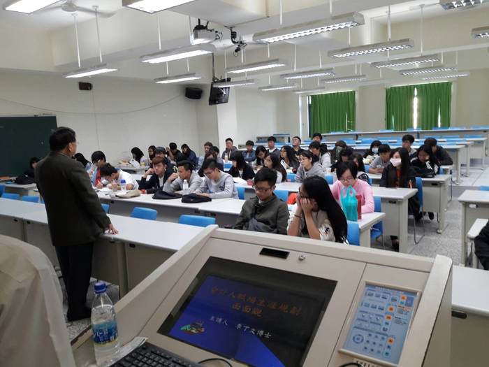 1051213李丁文執行董事Image